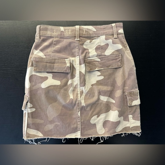 Hollister Tan Camouflage Skirt - Picture 2 of 8